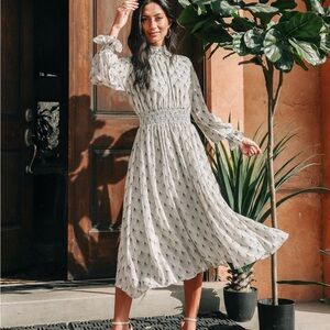 Elegant Grey Patterned Dress